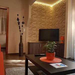 Apartman Mgtels - With Private Parking, Budapest