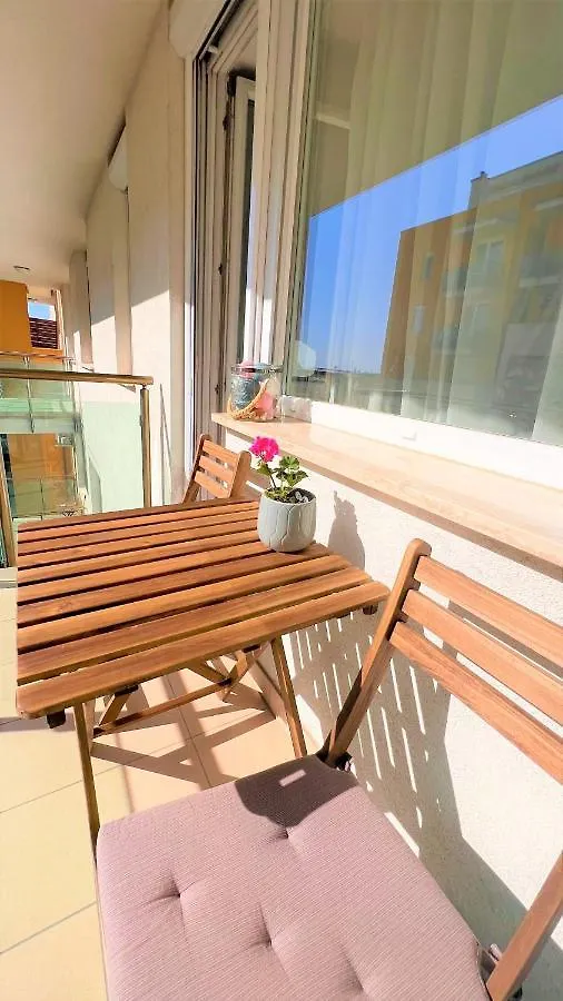 Happy Living Apartment W Balcony Budapest 0*,