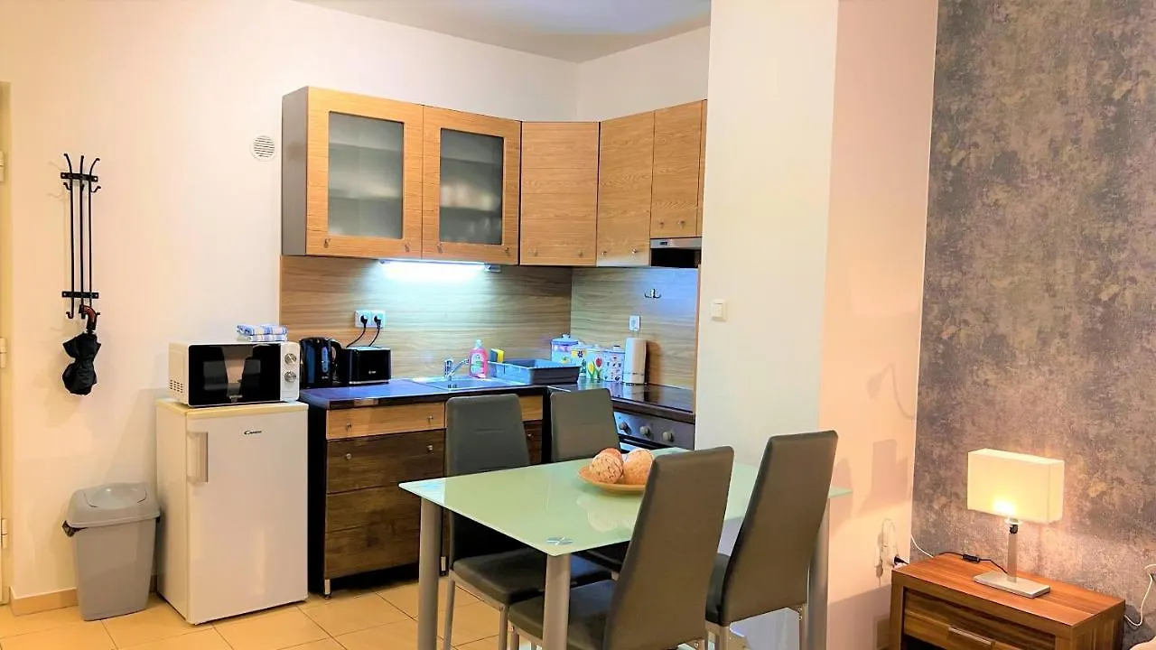 Happy Living Apartment W Balcony Budapest
